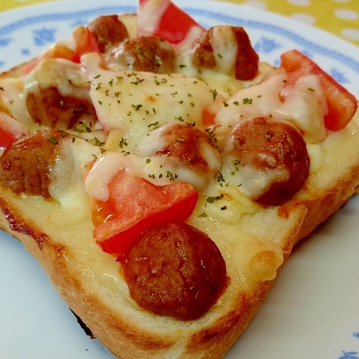 ミートボール&トマトのトースト